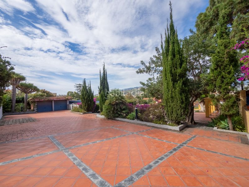 Foto a88c21d0-1e09-4b34-b271-176288068562. Xalet amb xemeneia aparcament piscina a Monte Lentiscal - Las Meleguinas Santa Brígida