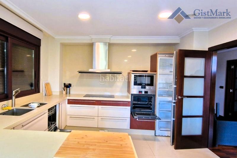 Foto 32adcb13-4f05-46dd-b656-aca04295b53a. Chalet with heating parking in Baiona