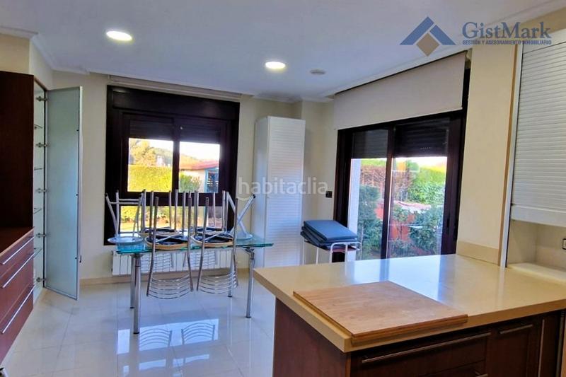 Foto 69874e14-c08c-4ee0-96bd-8406779e24a7. Chalet with heating parking in Baiona