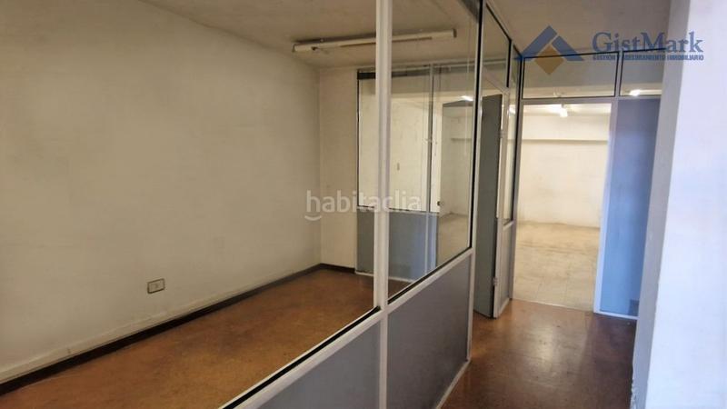 Foto f3ff55fc-279d-4d19-a502-f2cd575c47bf. Lloguer local comercial a rúa cánovas del castillo 10 a Vigo