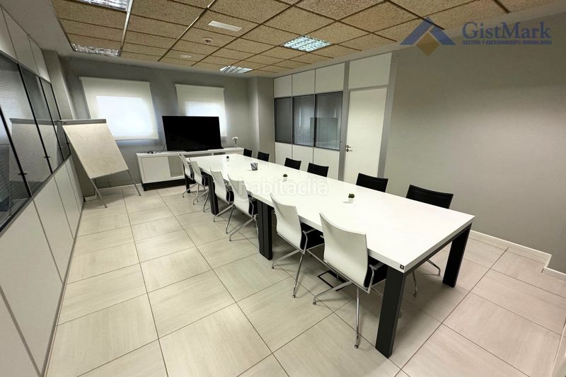 Foto f89d4d91-fdcb-4ee5-a27c-c63bc57655a3. Edifici a San Lázaro - Meixonfrío Santiago de Compostela