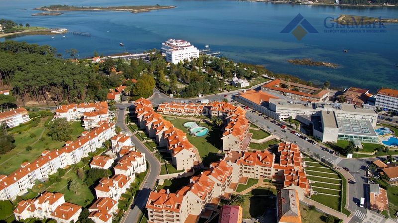 Foto 1eeb7c25-01e1-44d7-8e2a-a5d5cf8ac8da. Aparcament cotxe a rúa arousa 14 a Grove (O)