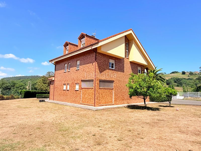 Foto a5c7810c-bb99-4a41-8751-6166c3f79917. Casa amb calefacció aparcament a La Magdalena Avilés