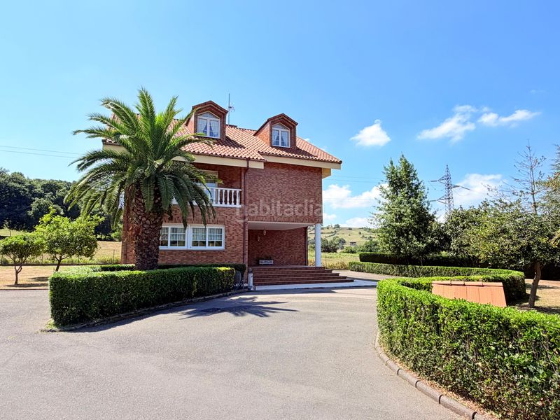 Foto ba9d9b23-4a2f-4de7-8c05-b7ae90b021ec. Casa amb calefacció aparcament a La Magdalena Avilés