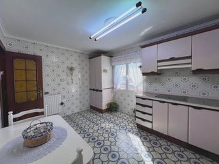 Flat  Avilés - cl pruneda. Séptima planta exterior con terraza, 3 habitaciones y 2 baños ju