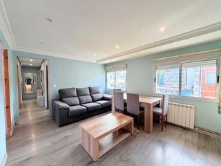 Appartamento  Versalles - travesía de la depuradora. Tercera planta sin ascensor, piso de 3 habitaciones en versalles