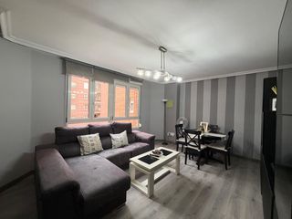 Flat  Avilés - calle juan xxiii. Piso luminoso, orientación sur, 3 habitaciones, 2 baños, plaza d