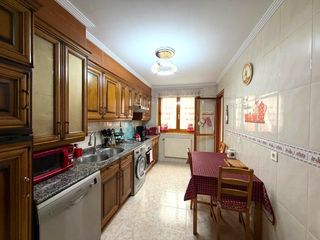 Flat  Avil�s - avenida cervantes. Vivienda exterior de 4 habitaciones, 2 ba�os, terrazas y traster