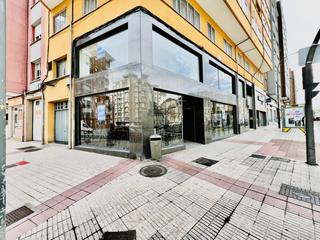 Lloguer Local Comercial  Gutierrez herrero. Amplio local haciendo esquina zona arbolónavilés