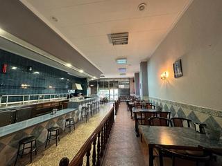 Lloguer Local Comercial  Avilés - calle auseva. Bar completamente instalado en versalles