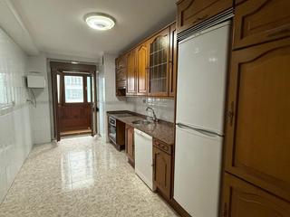 Pis  Avilés - cl doctor severo ochoa. Amplio piso de 3 dormitorios, 2 baños y garaje en zona quirinal