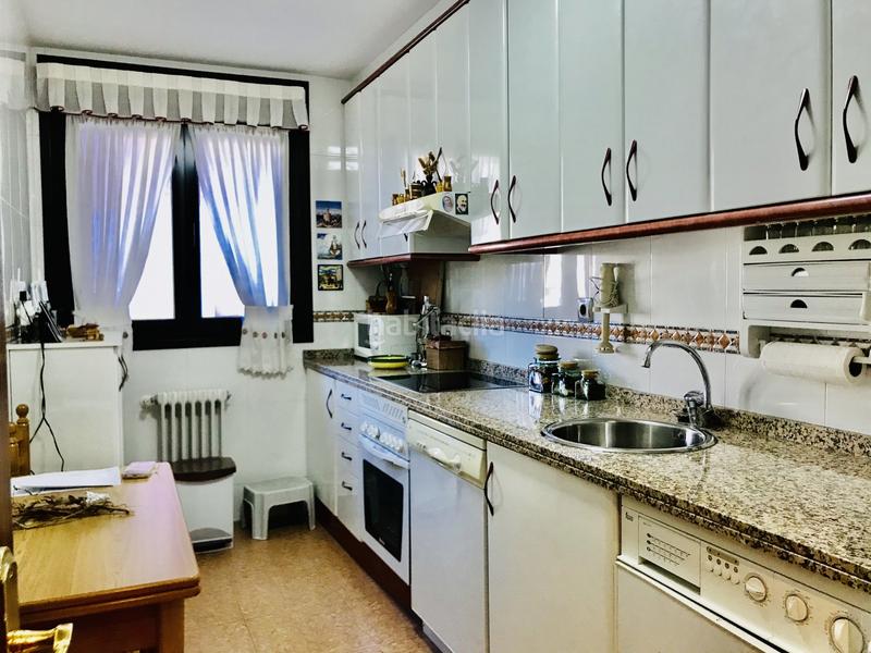 Foto 99f90180-0685-4d5a-a7d6-09e7e0106f4c. Appartamento con riscaldamento parcheggio in Centro Avilés