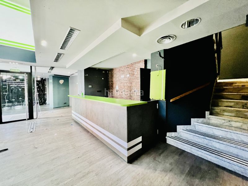 Foto c232786d-2462-48c5-b358-61779cf29856. Alquiler local comercial amplio local comercial en esquina, luminoso y totalmente instalado en zona el arbolón, en Avilés