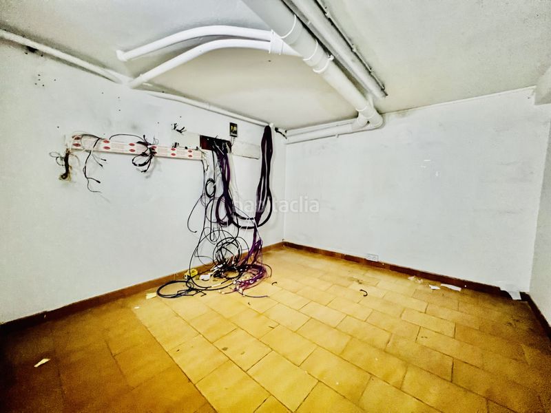Foto ea4d19ee-785f-4619-883c-94d15aea68ad. Alquiler local comercial amplio local comercial en esquina, luminoso y totalmente instalado en zona el arbolón, en Avilés