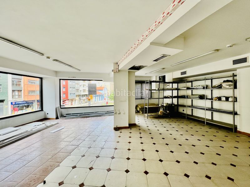 Foto f00903bd-9481-407a-b233-d65a21333778. Alquiler local comercial amplio local comercial en esquina, luminoso y totalmente instalado en zona el arbolón, en Avilés