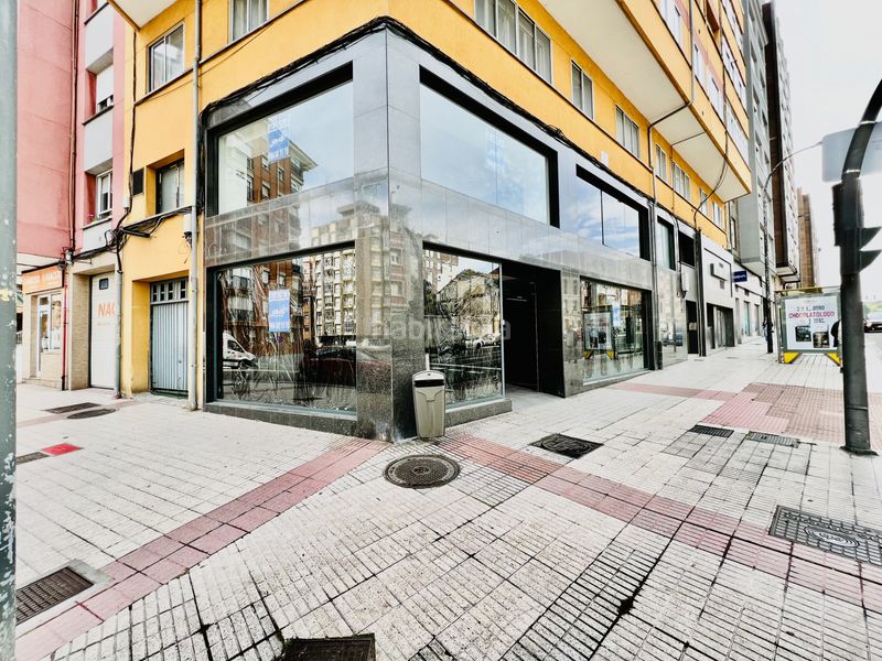 Foto fe4fefb8-7922-4f24-bd47-39c1d02b501e. Alquiler local comercial amplio local comercial en esquina, luminoso y totalmente instalado en zona el arbolón, en Avilés