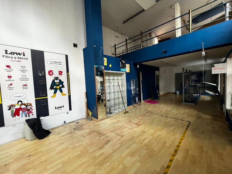 Foto 93d9d08f-a431-47ff-adf6-47f7a5014b79. Alquiler local comercial amplio local haciendo esquina en centro de Piedras Blancas en Castrillón