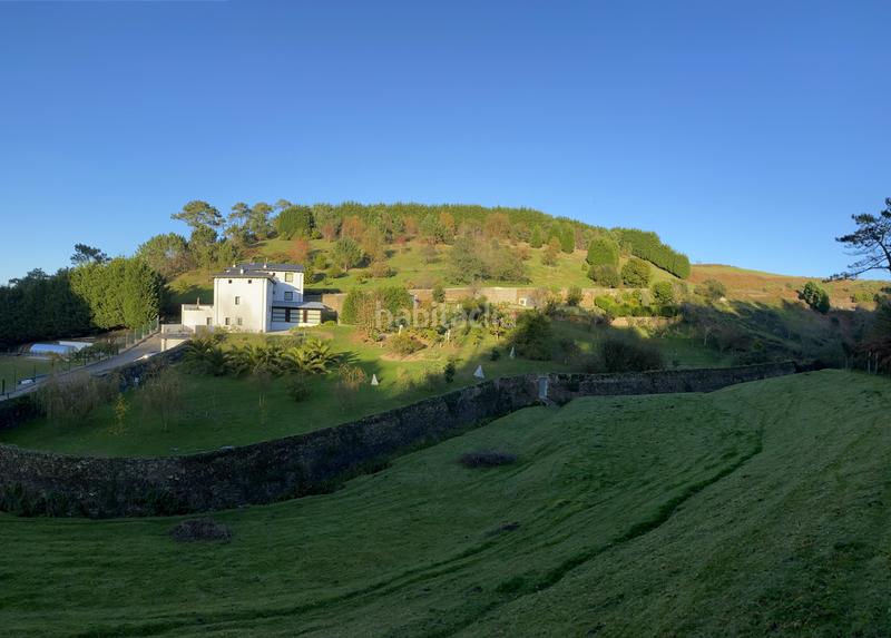 Foto 8a7e064c-a6af-46ba-89e7-57943912bcad. Édifice dans Valdés