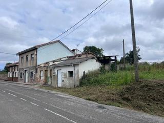 Haus  Pillarno - la laguna. Casa de 3 habitaciones con patio y finca en la laguna castrilln
