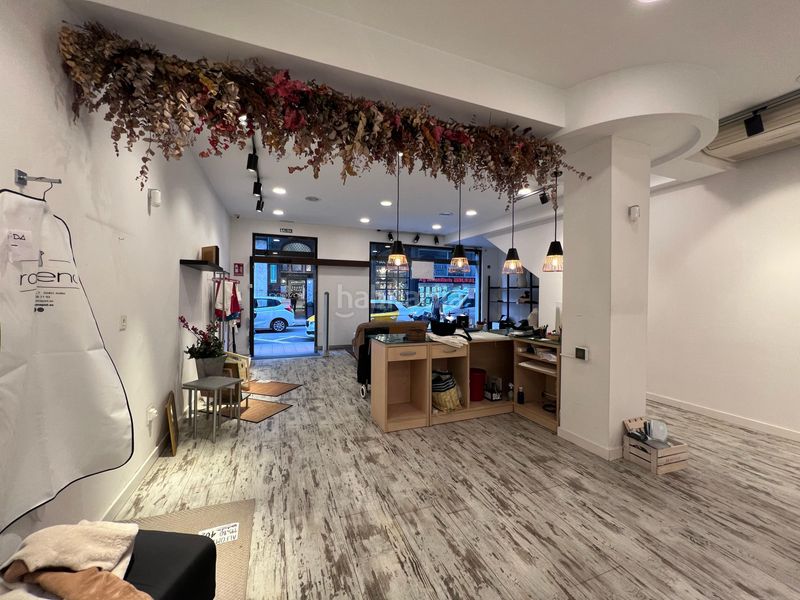 Foto 75b8fbe0-8a7b-42ae-98c4-5d7feb26bf7f. Alquiler local comercial  de 2 plantas exclusivo en el Centro haz crecer tu empresa aquí! en Avilés
