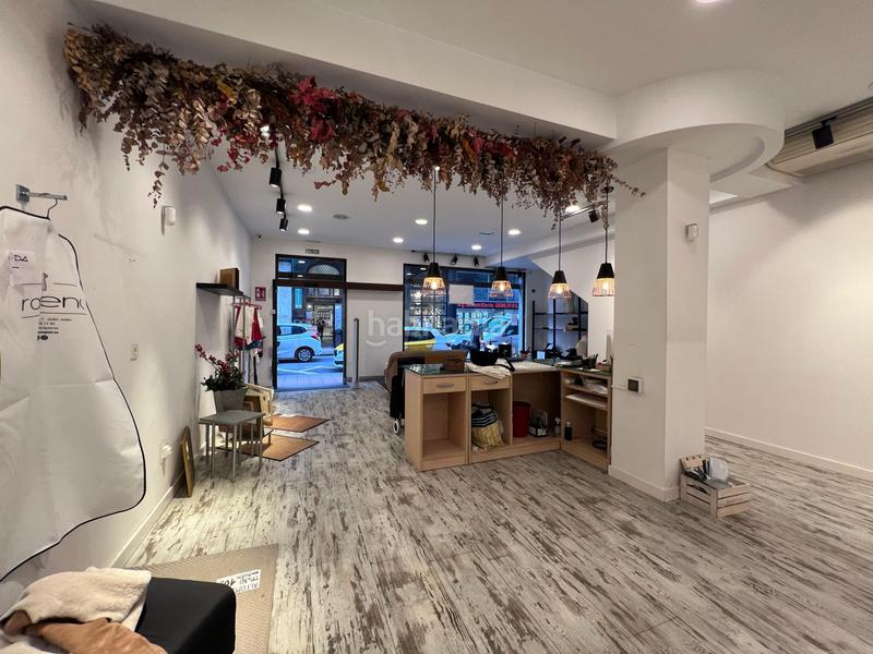 Foto 75b8fbe0-8a7b-42ae-98c4-5d7feb26bf7f. Lloguer local comercial a Centro Avilés