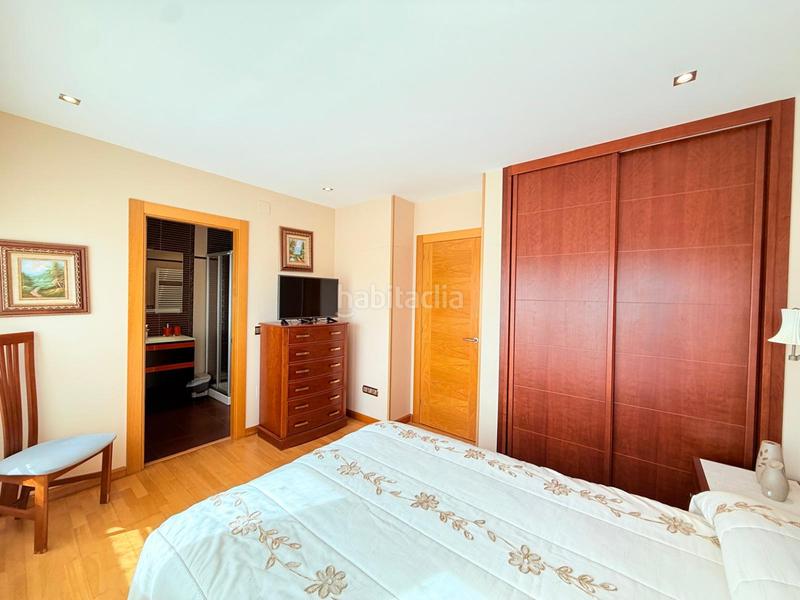 Foto eaeca5b7-d603-410f-92f7-7694796d7e55. Casa aparellada amb calefacció aparcament a Santa María del Mar - El Puerto Castrillón