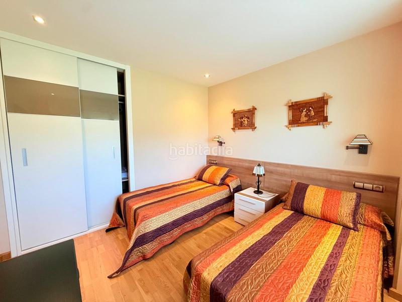 Foto ec2f62ee-8582-4624-97a8-9bef4e3b3db1. Casa aparellada amb calefacció aparcament a Santa María del Mar - El Puerto Castrillón