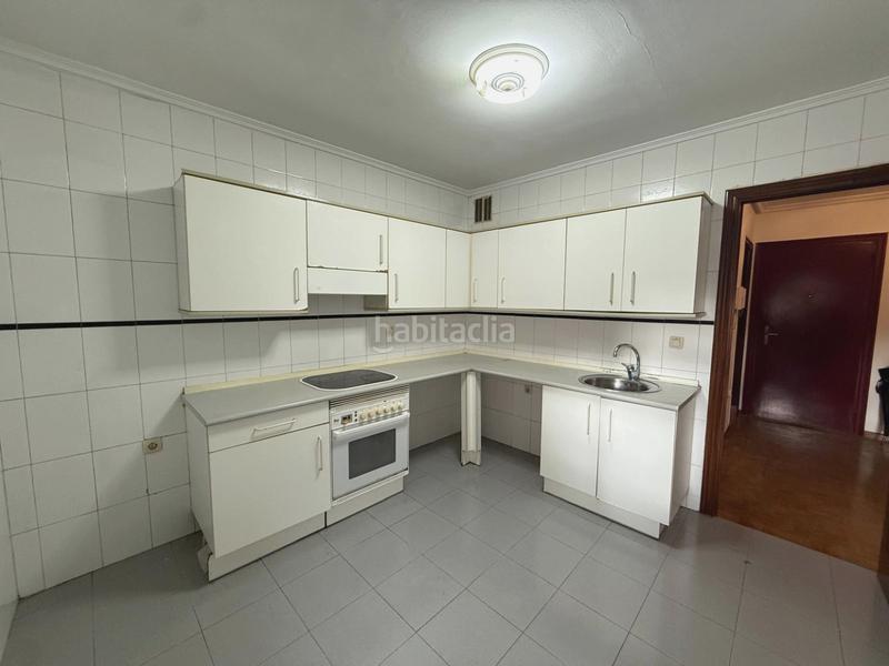 Foto 01ce1e93-dc04-42a9-9972-85bf60943775. Pis amb aparcament a Centro Avilés