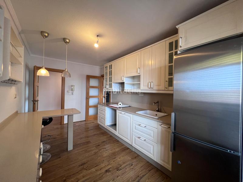 Foto ff8dbf7f-1eef-46c1-b046-cb659404e504. Pis amb calefacció aparcament a Villalegre - La Luz Avilés