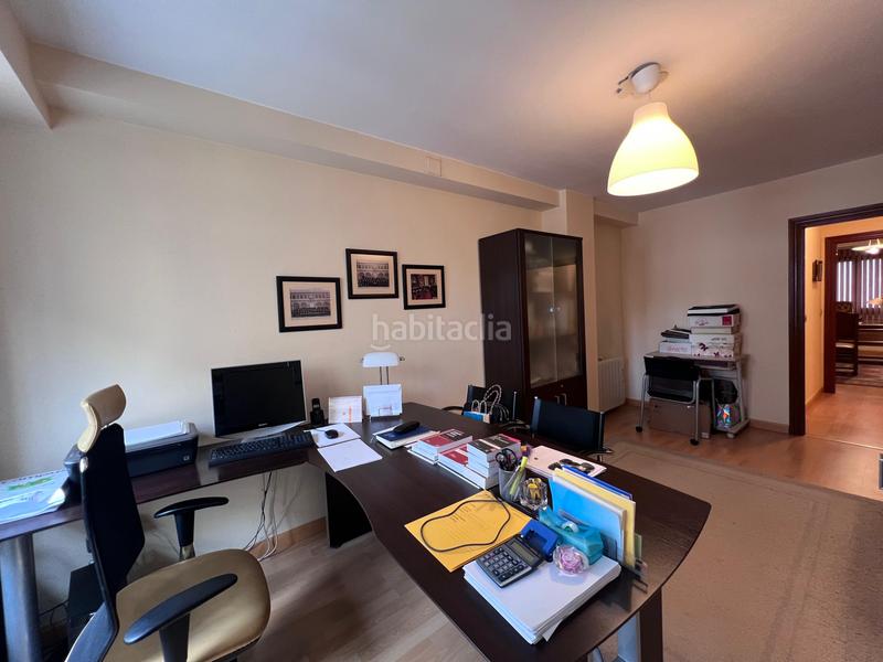 Foto 868b7f14-ba4e-4ae0-8f06-e1d2ed3ba87e. Oficina a Centro Avilés