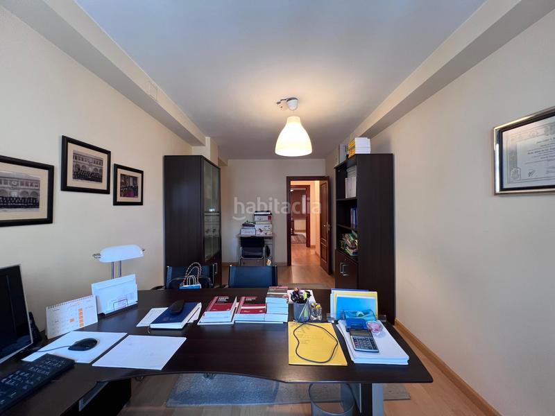 Foto b90e2abf-7f09-4d1e-af98-03c97c53f7cf. Oficina a Centro Avilés