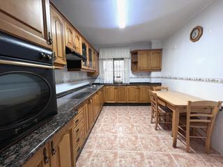 Pis  Calle llano ponte. Piso de 3 habitaciones en avilés, cerca de todos los servicios