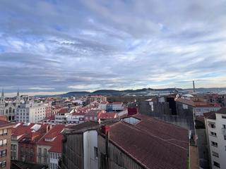 Pis  Avilés - calle doctor graiño. Último piso de 3 habitaciones en el centro de avilés
