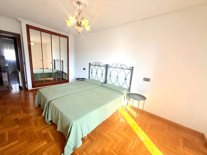 Foto 4b3caa7b-5d3d-4d1e-8501-298b30ec1853. Location appartement avec parking dans Centro Avilés