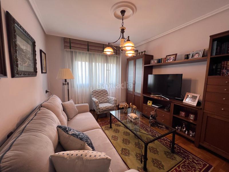 Foto 1e3a6922-91fc-4d36-a9fd-f9c6610462f8. Piso amplio piso de 3 habitaciones exterior con garaje y excelente ubicación en Avilés