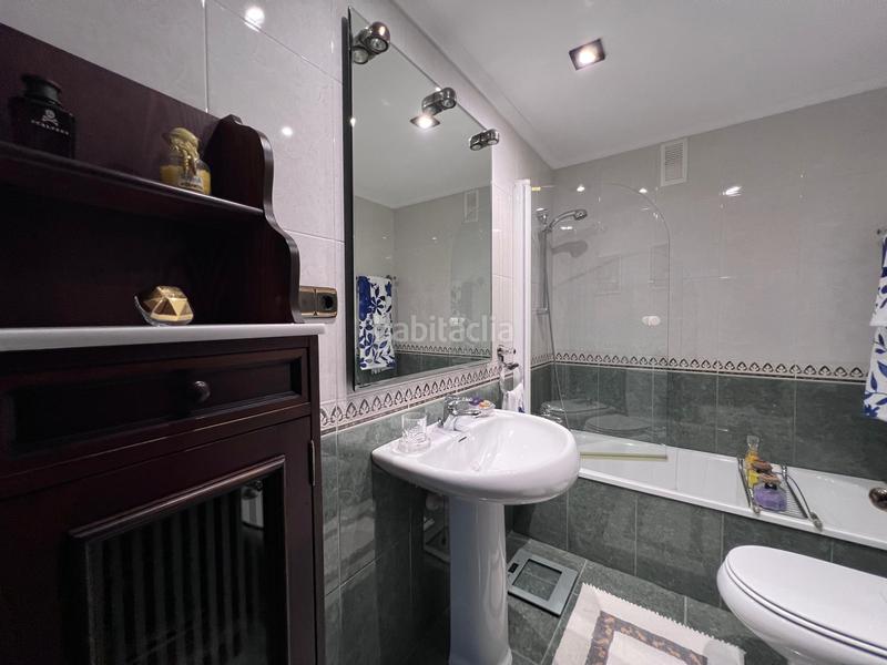 Foto f2df9263-b13d-4907-9e9e-7884a4a25cb0. Piso amplio piso de 3 habitaciones exterior con garaje y excelente ubicación en Avilés
