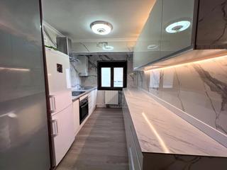 Etagenwohnung  Avils - calle santa apolonia. Piso amplio en villalegre de 3 habitaciones