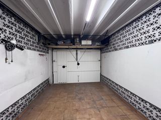 Posto auto  Avilés - calle camino la curtidora. Garaje cerrado y amplio en avilés