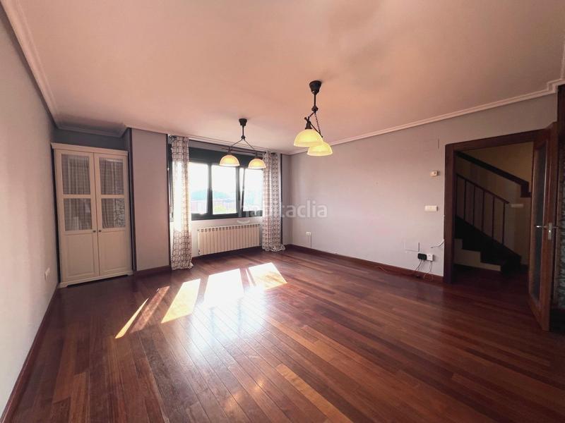 Foto c736bc6d-9564-460d-a36a-61e18e029f6b. Etagenwohnung mit heizung parking in La Magdalena Avilés