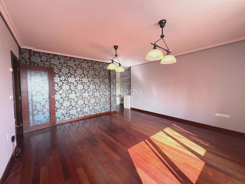 Foto f9b5d1df-896b-40f9-85a2-f173a7212ad2. Etagenwohnung mit heizung parking in La Magdalena Avilés