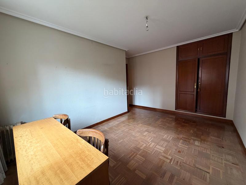 Foto 23c7d7f5-aae8-412c-99b2-05e32bc0e1ea. Pis amb calefacció aparcament a Centro Avilés