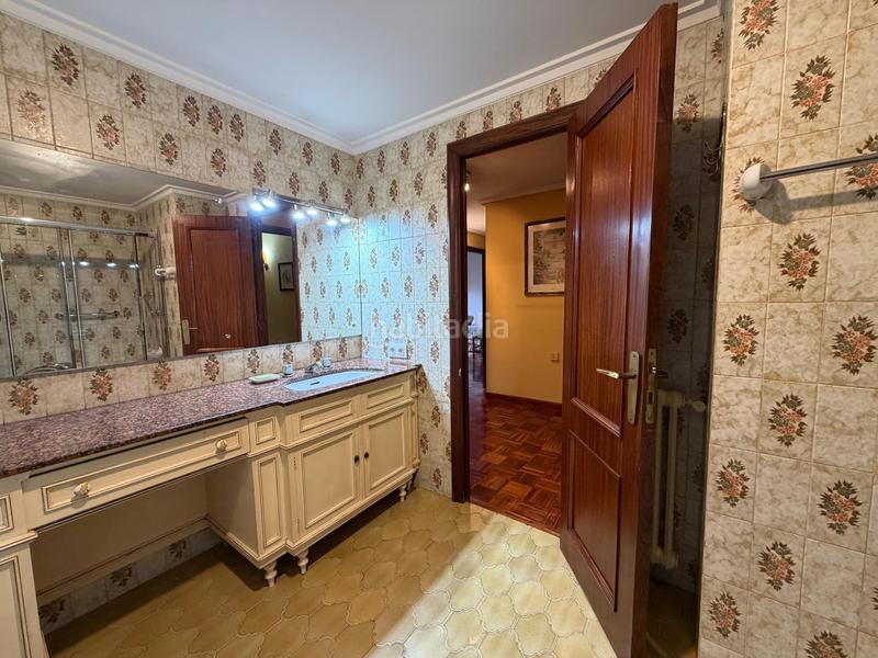 Foto 2f3e8bc1-9fbb-4f55-8f2a-f0aa66ce3779. Pis amb calefacció aparcament a Centro Avilés