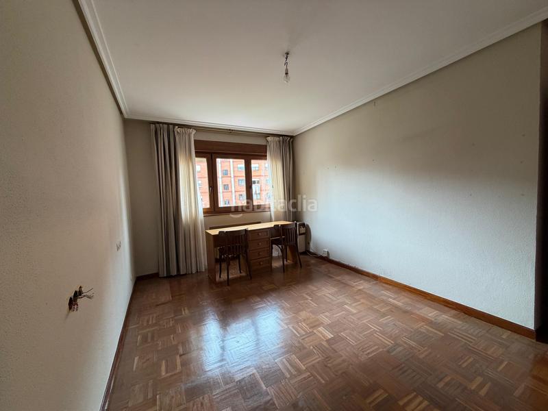 Foto 488486ca-b93f-4125-8166-d241532cfe56. Pis amb calefacció aparcament a Centro Avilés