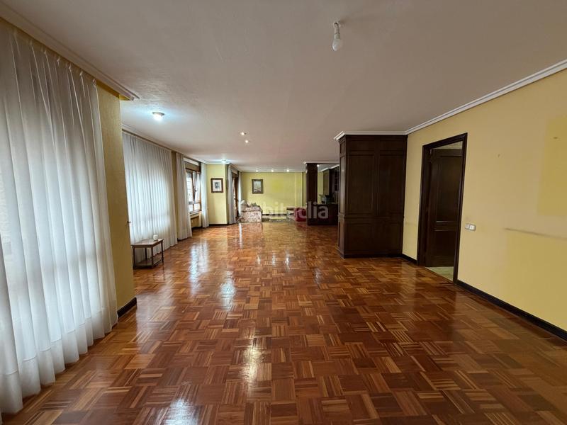 Foto 8af71fe8-ff23-41b5-95ba-aef581cb46d9. Pis amb calefacció aparcament a Centro Avilés