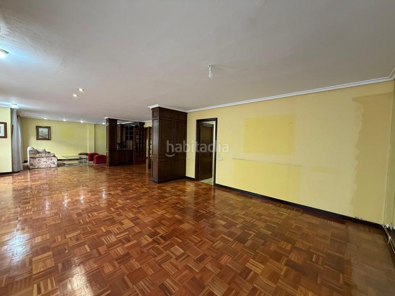 Foto a75c35ed-13cd-4465-9a27-d2f2d456a7f5. Pis amb calefacció aparcament a Centro Avilés