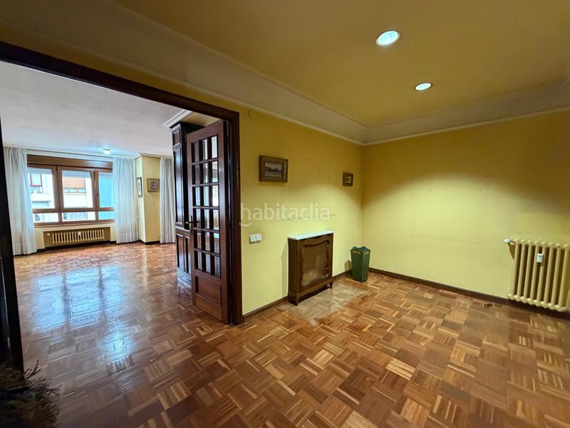 Foto a8181f4e-3100-4721-9e03-9c9bcb9be04b. Pis amb calefacció aparcament a Centro Avilés