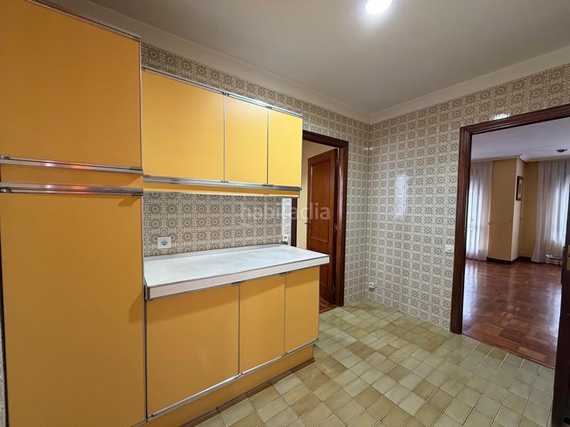 Foto cdf30deb-c3ca-4d86-ab21-ddc761b56a23. Pis amb calefacció aparcament a Centro Avilés