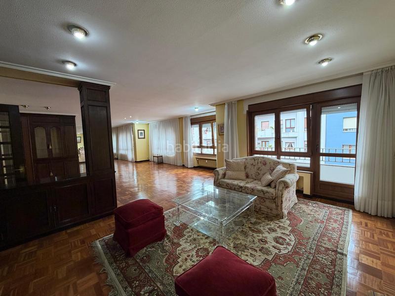 Foto f378958e-d63f-4695-8b66-6b0eb9369642. Pis amb calefacció aparcament a Centro Avilés