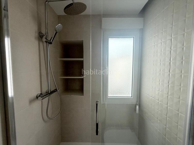 Foto f8f3bedc-5d41-42c7-bd3d-8d80d8ab3c0f. Flat with heating in Centro Avilés