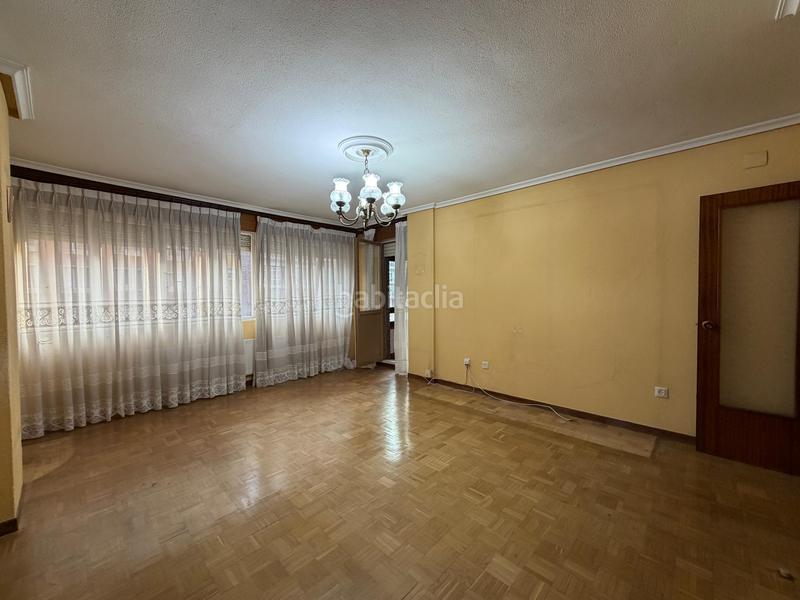 Foto 6830b0af-8367-4287-9485-05dfee25a453. Pis amb calefacció aparcament a Centro Avilés